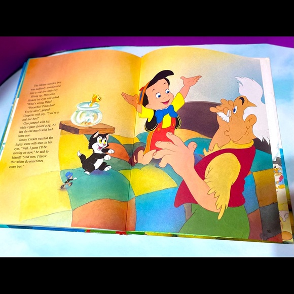 WALT DISNEY PINOCCHIO VINTAGE 1986 COLLECTABLE HARDCOVER BOOK GALLERY BOOKS 95p. - Picture 7 of 16